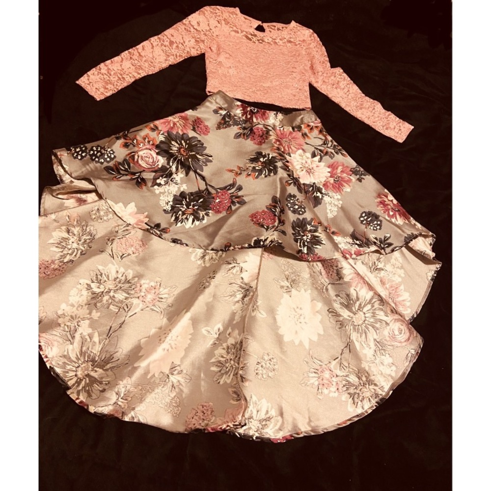 Vintage Long sleeve lace top & hi-low skirt